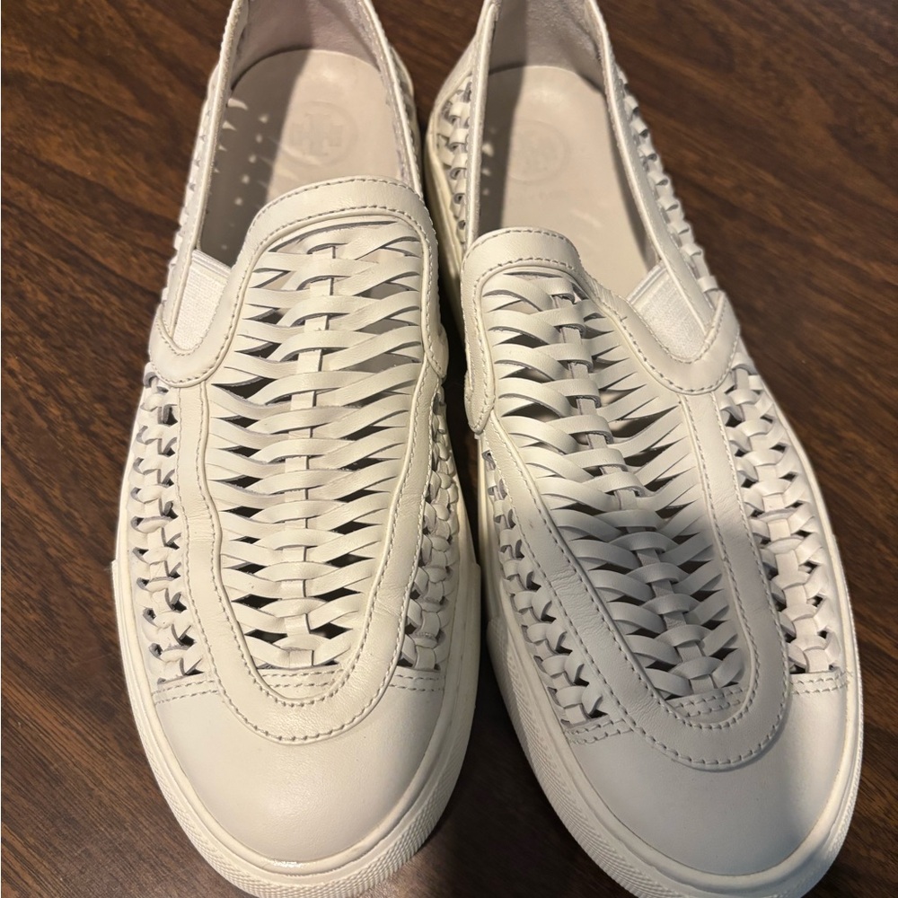 Tory Burch White Leather Loafers with Perforated Detailing
